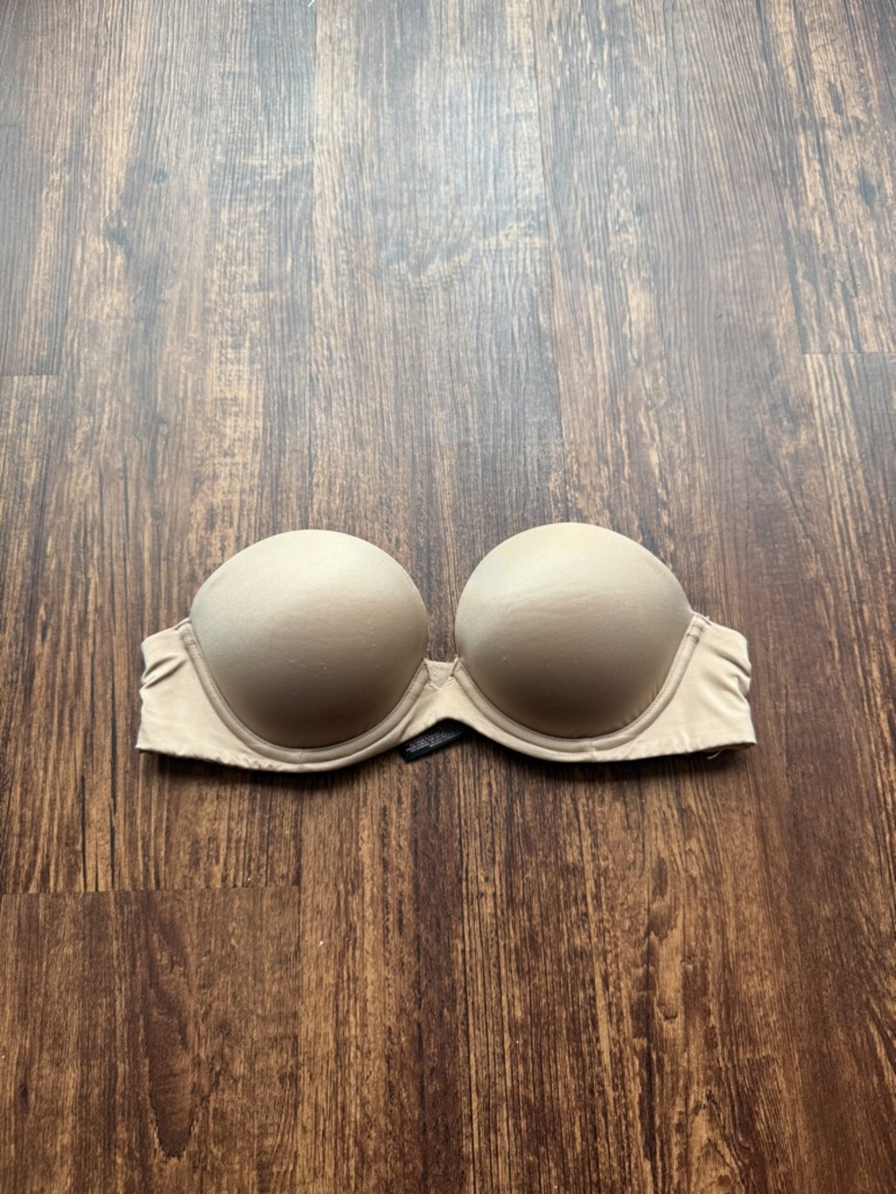 Victoria's Secret Nude Strapless Bra Padded Underwire Beige Smooth - Size 32B
